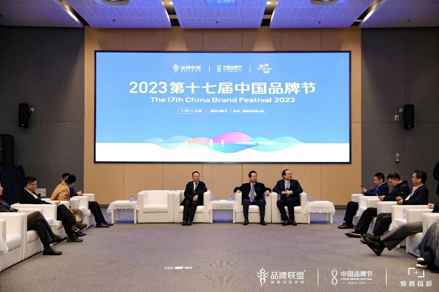 何亚涛入选《2023中国首席品牌官500强》，为SEO行业注入强心剂